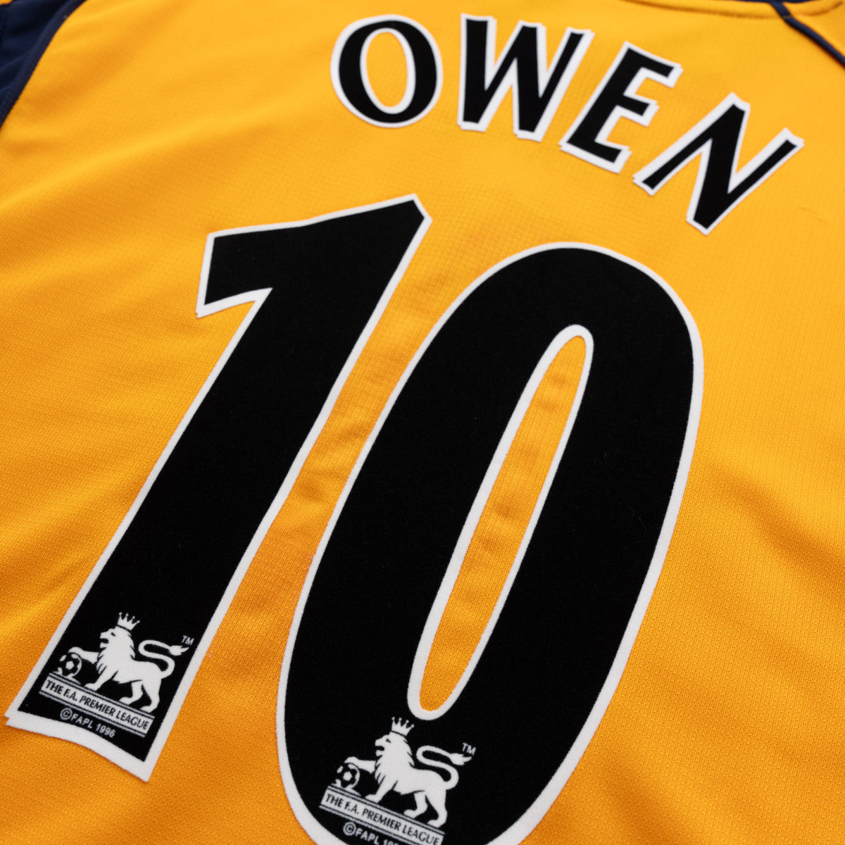 LIVERPOOL · 2000–01 | AWAY