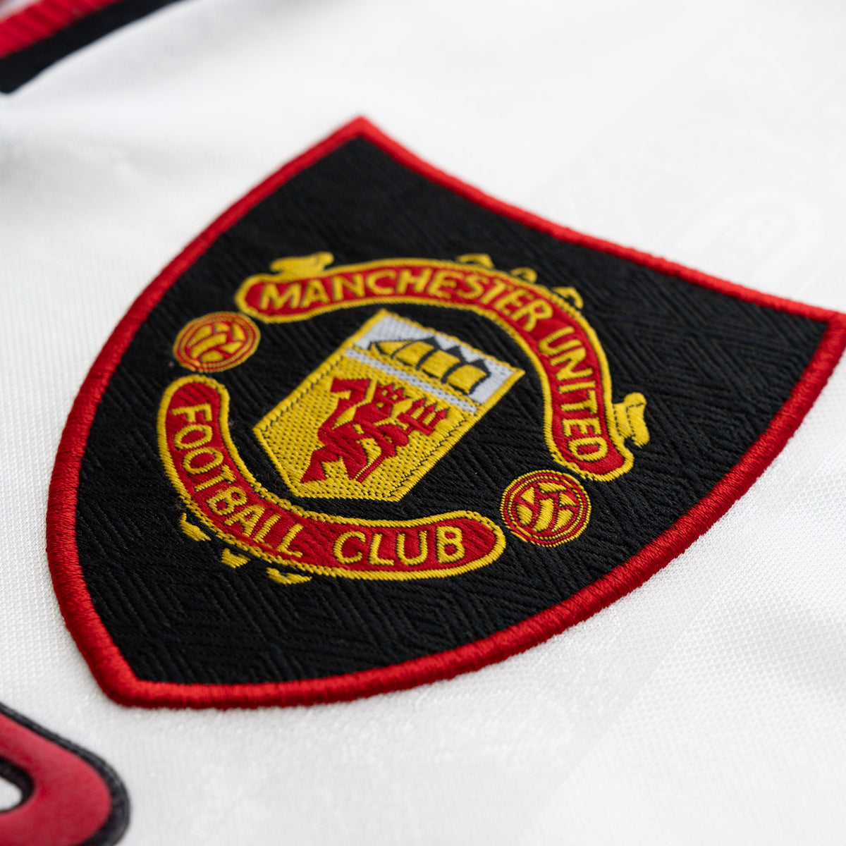 MANCHESTER UNITED · 1997–98 | HOME
